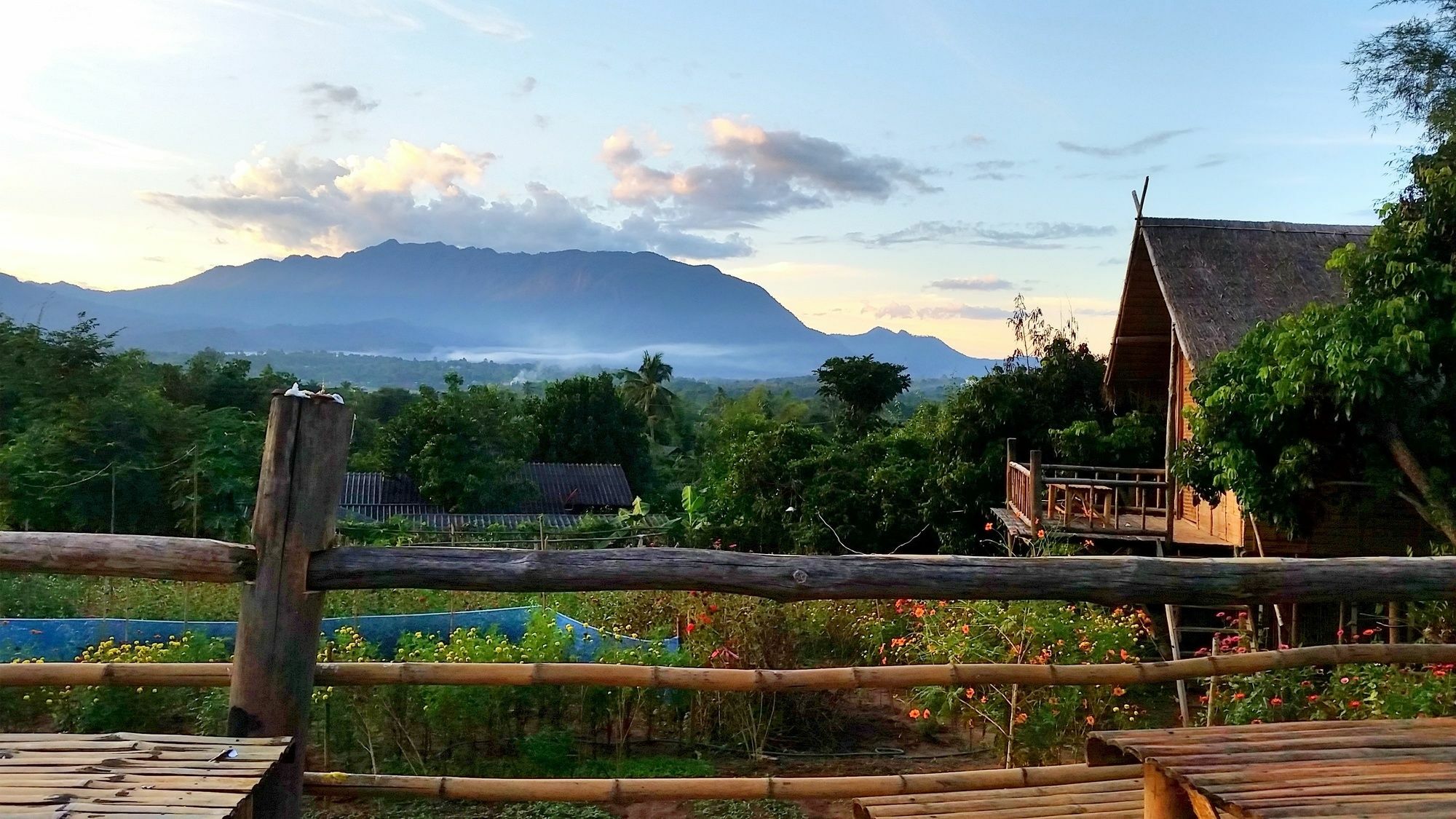 Baan Aingdoi Homestay, Чіанґдау Екстер'єр фото