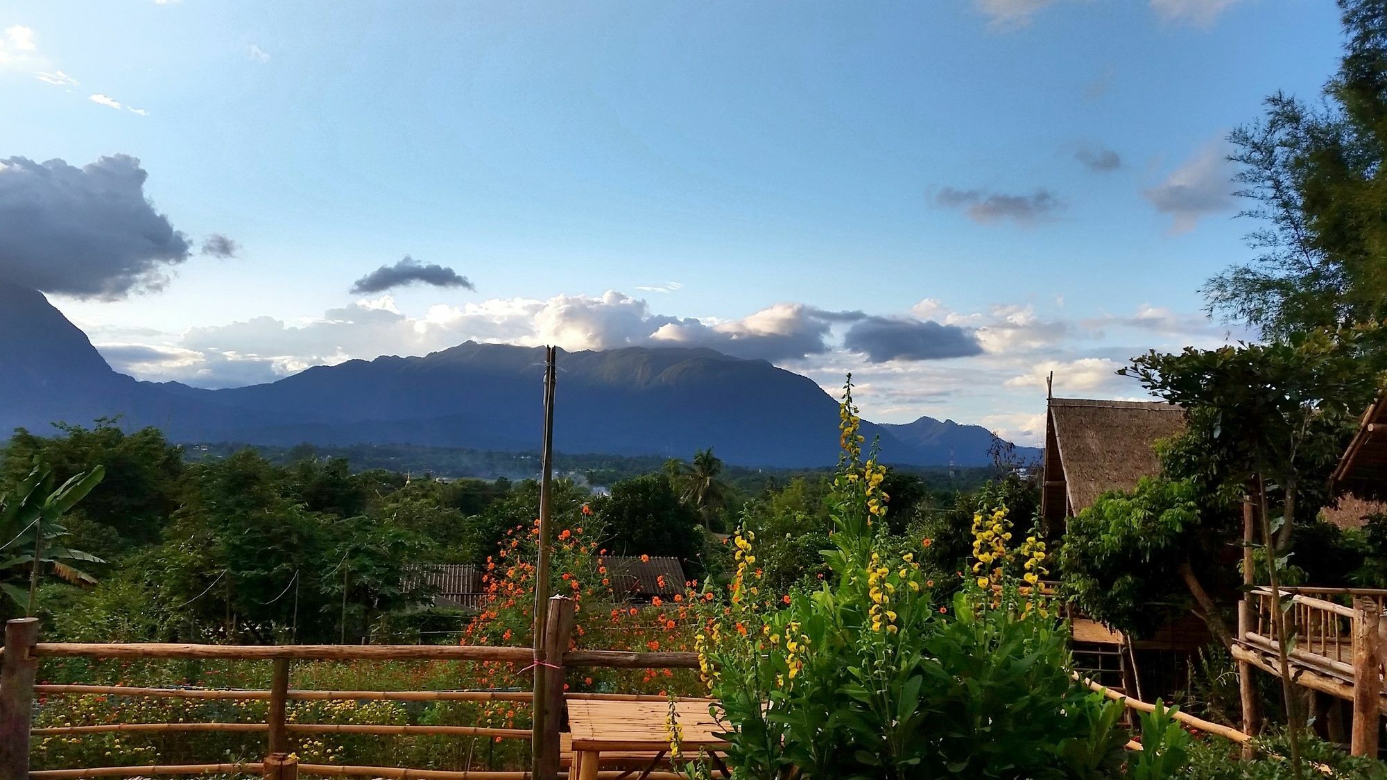 Baan Aingdoi Homestay, Чіанґдау Екстер'єр фото