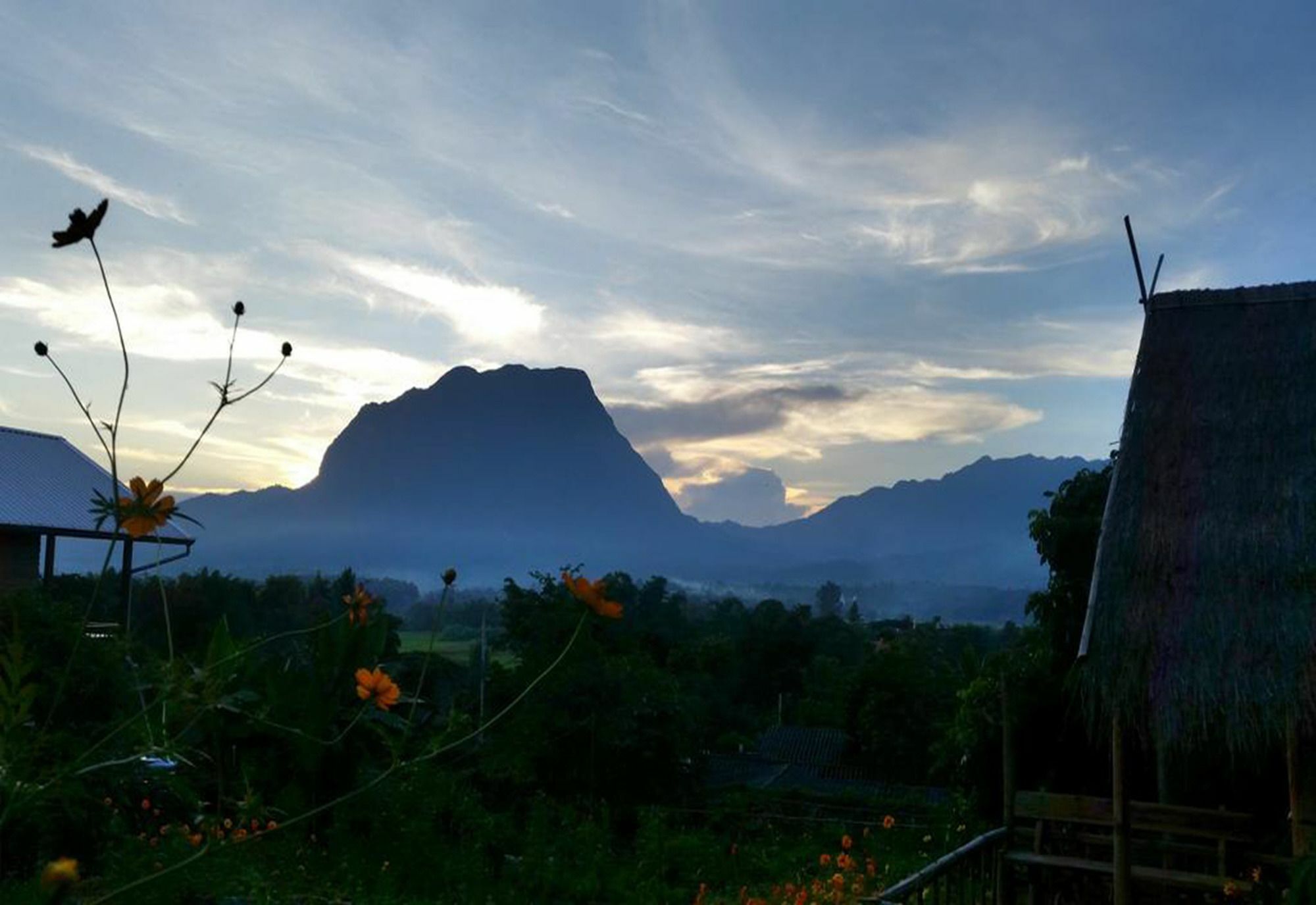 Baan Aingdoi Homestay, Чіанґдау Екстер'єр фото